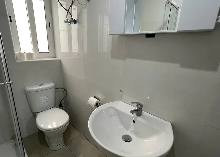 R1 Rn Retreat * St. Paul's Bay